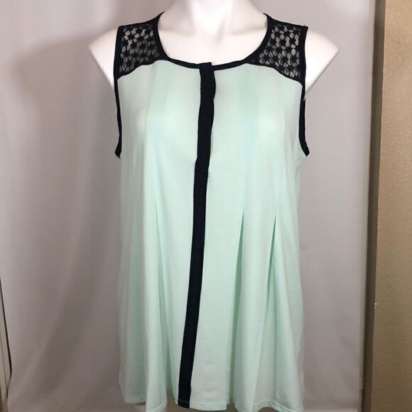 Elle pastel green black sleeveless lace top - Picture 1 of 6